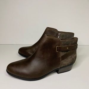 🌿Clark’s Addiy Gladys Taupe Booties